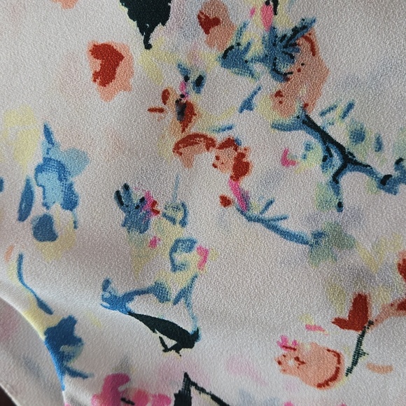 ONLY cream colored floral sleeveless blouse with lining. Women's XL - Picture 3 of 13